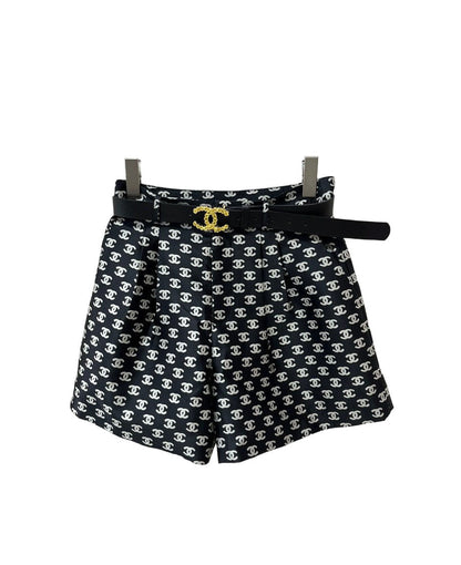 Hot spot letter jacquard shorts