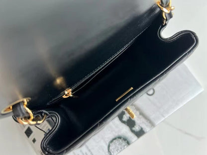 New black sheep gold imported custom lambskin messenger bag（17CM*13.5CM*8CM）