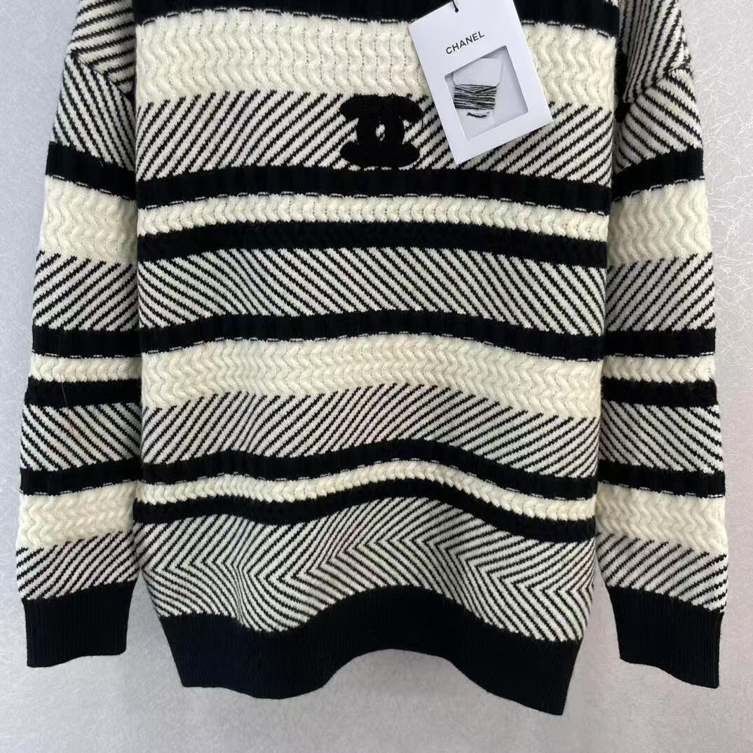 New logo contrast stripes fashionable loose sweater