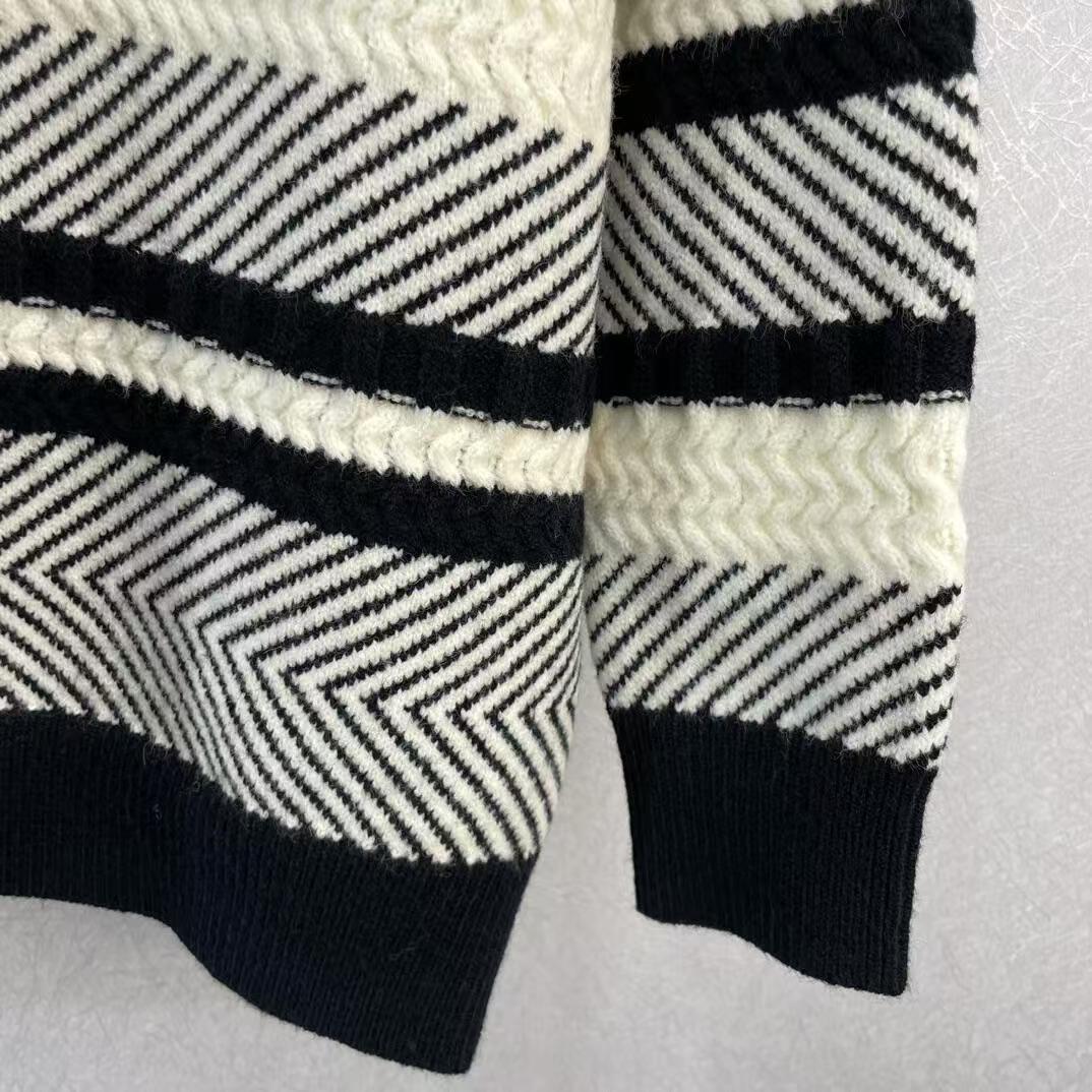 New logo contrast stripes fashionable loose sweater