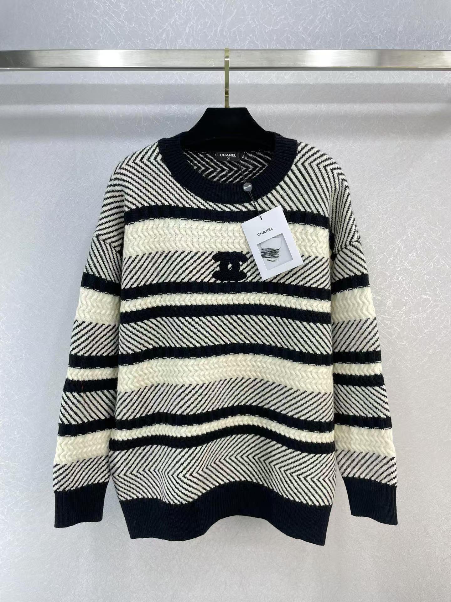 New logo contrast stripes fashionable loose sweater