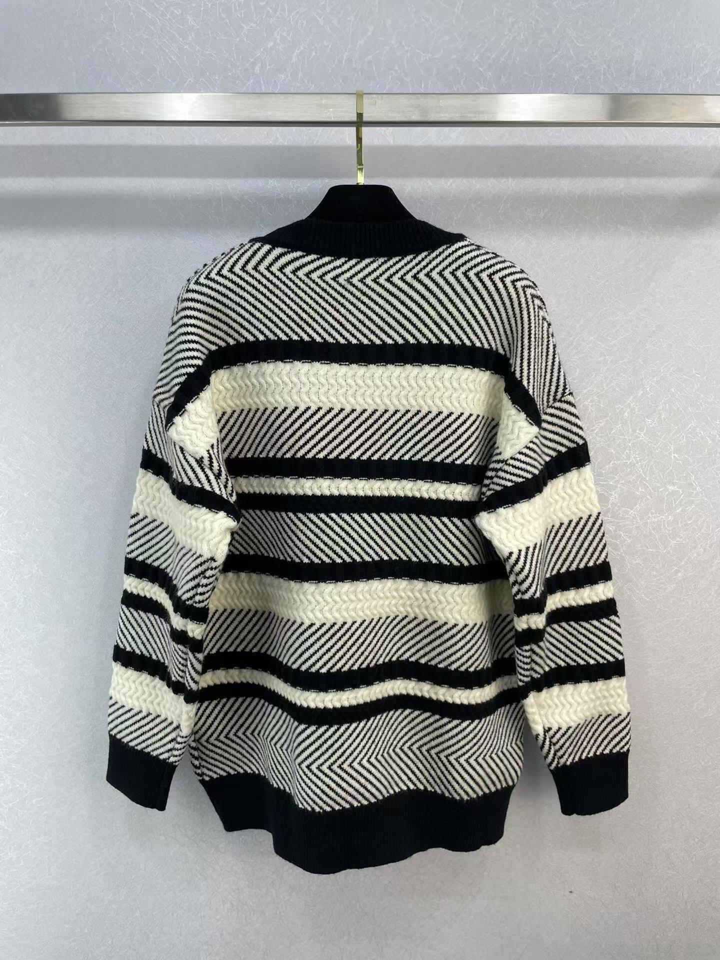 New logo contrast stripes fashionable loose sweater