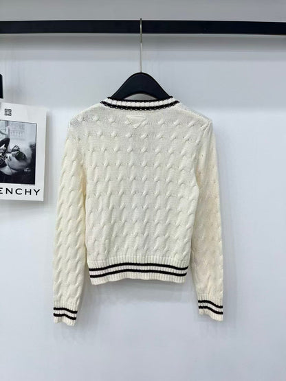 New long sleeve knit