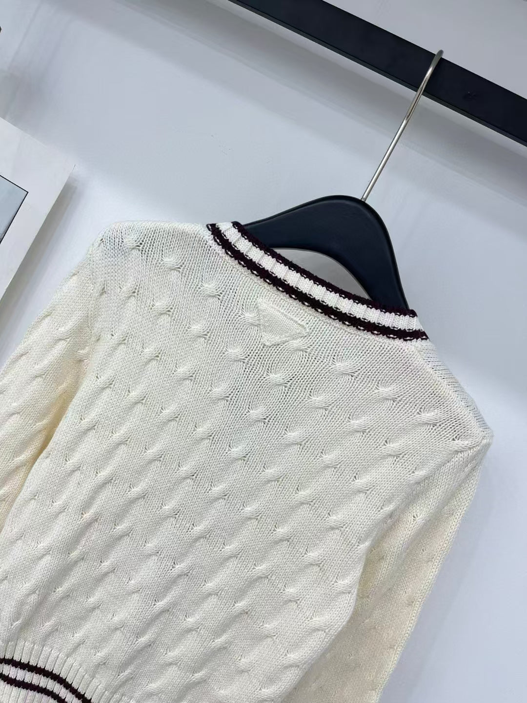 New long sleeve knit