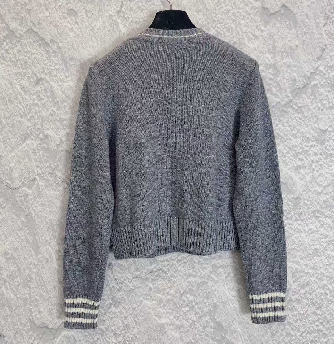 New long knitted sweatshirt