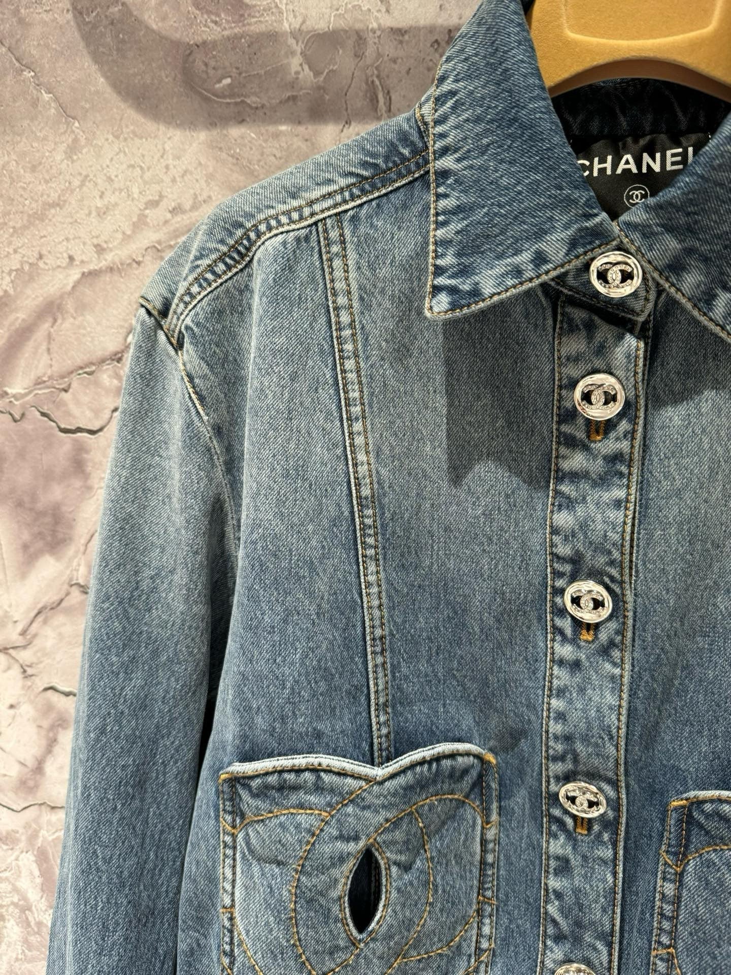 New logo embroidered pocket denim jacket