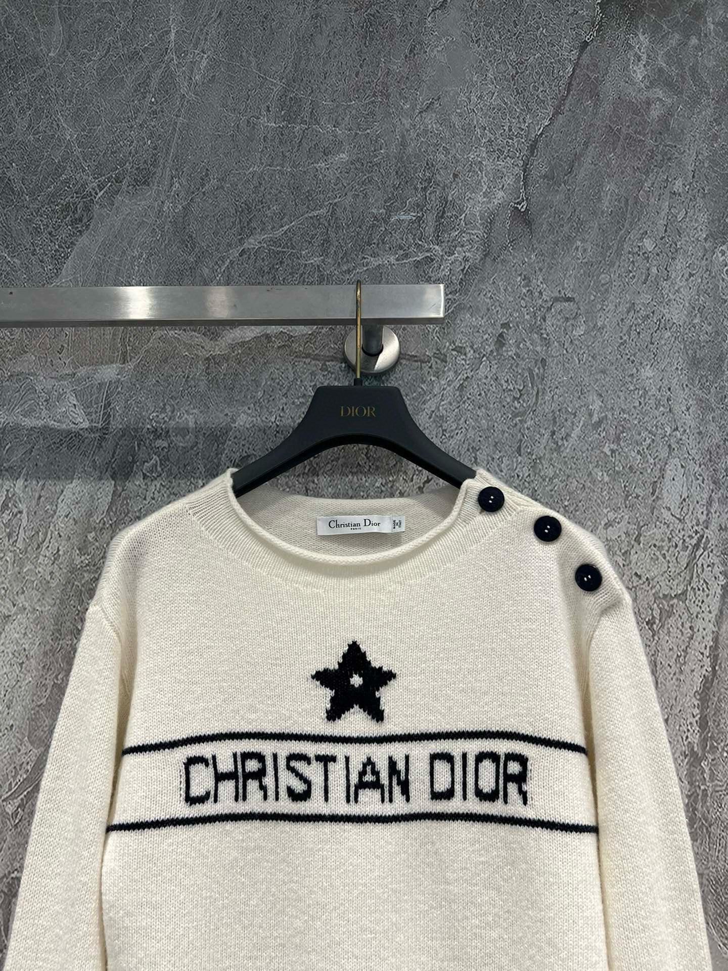 New letter button knitted sweater long sleeves