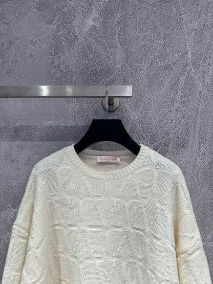 New embossed knitted long sleeves