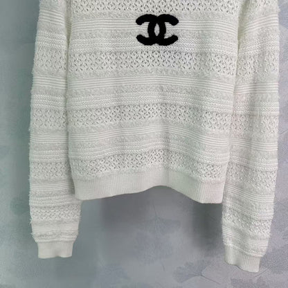 New contrast logo hollow knit long sleeve