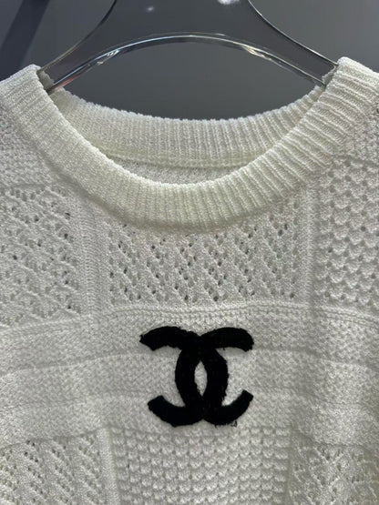 New Cut Out Logo Knit Sweater