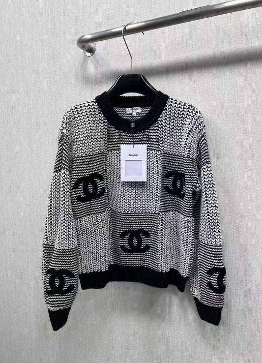 New Check Logo Loose Sweater