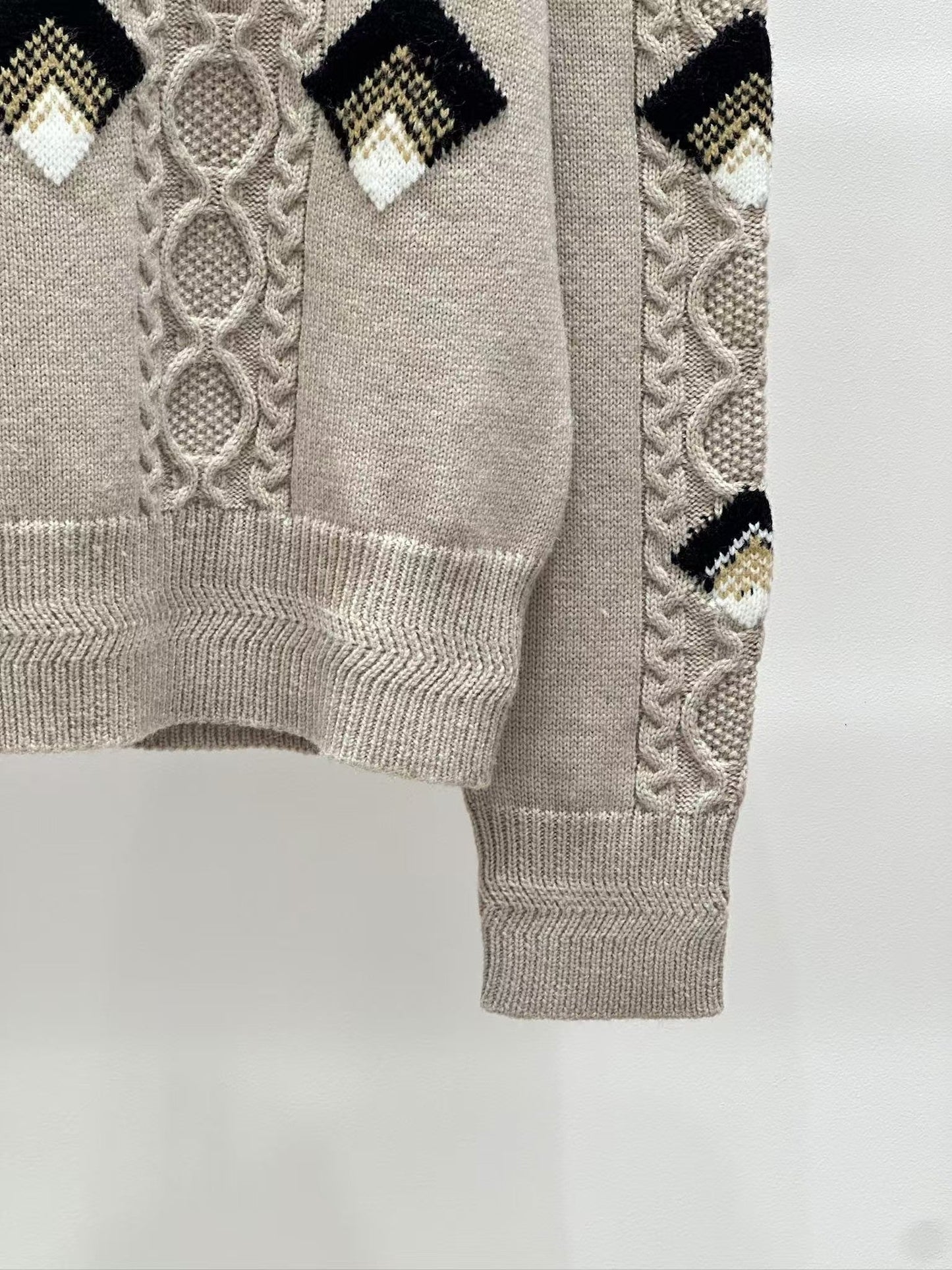 New contrast jacquard knit sweater