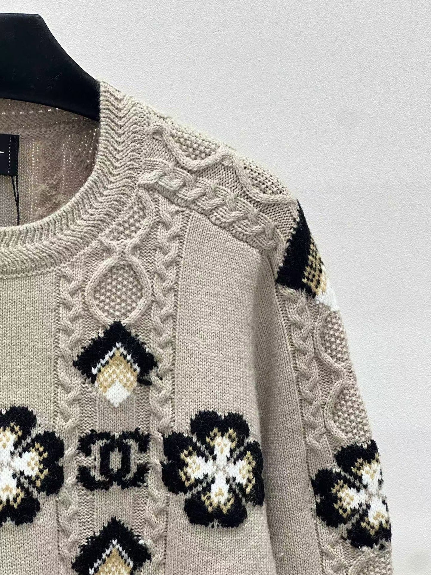 New contrast jacquard knit sweater