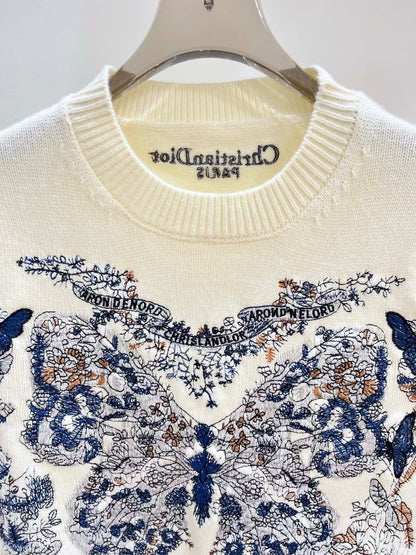 New round neck embroidered butterfly sweater