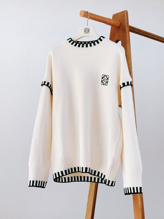 New round neck wool sweater