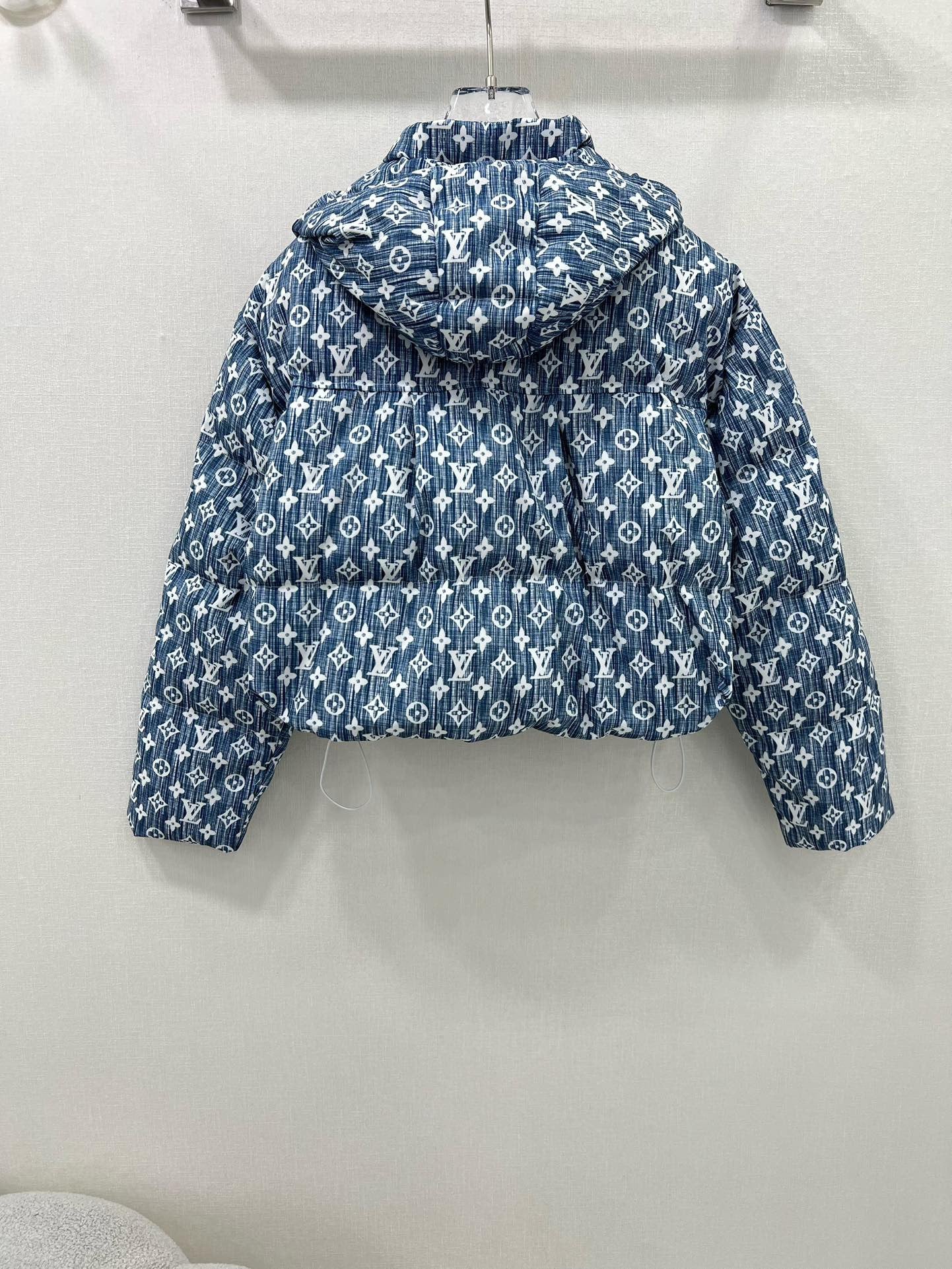 L letter jacquard contrast color down jacket