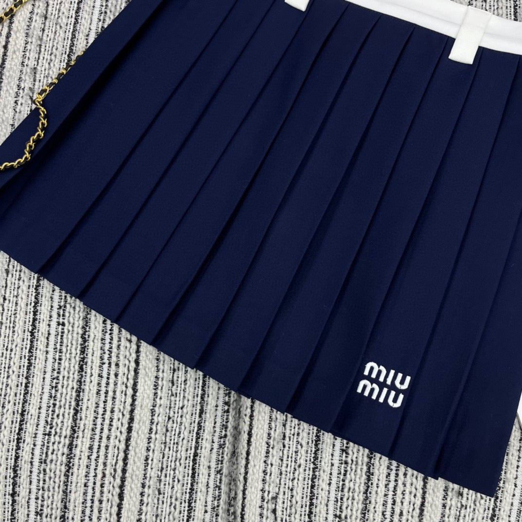 MIU embroidered contrast color pleated skirt