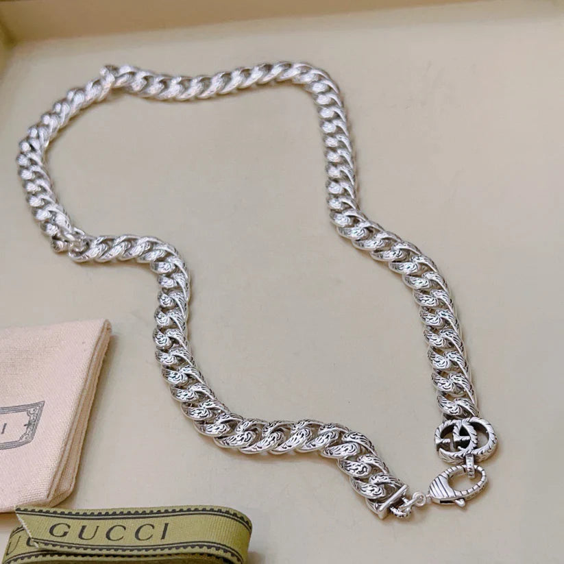 GUCC NECKLACE