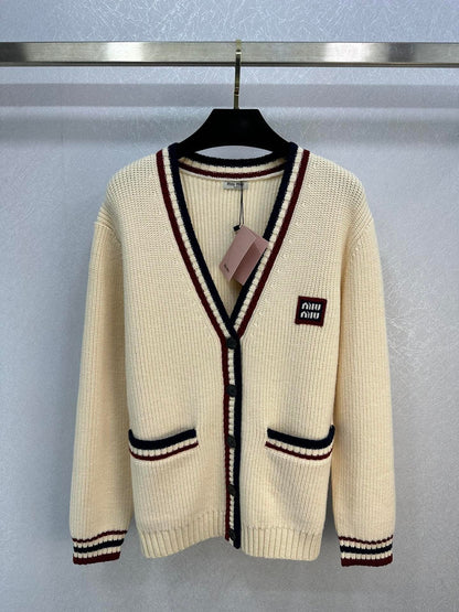 New minimalist knitted cardigan