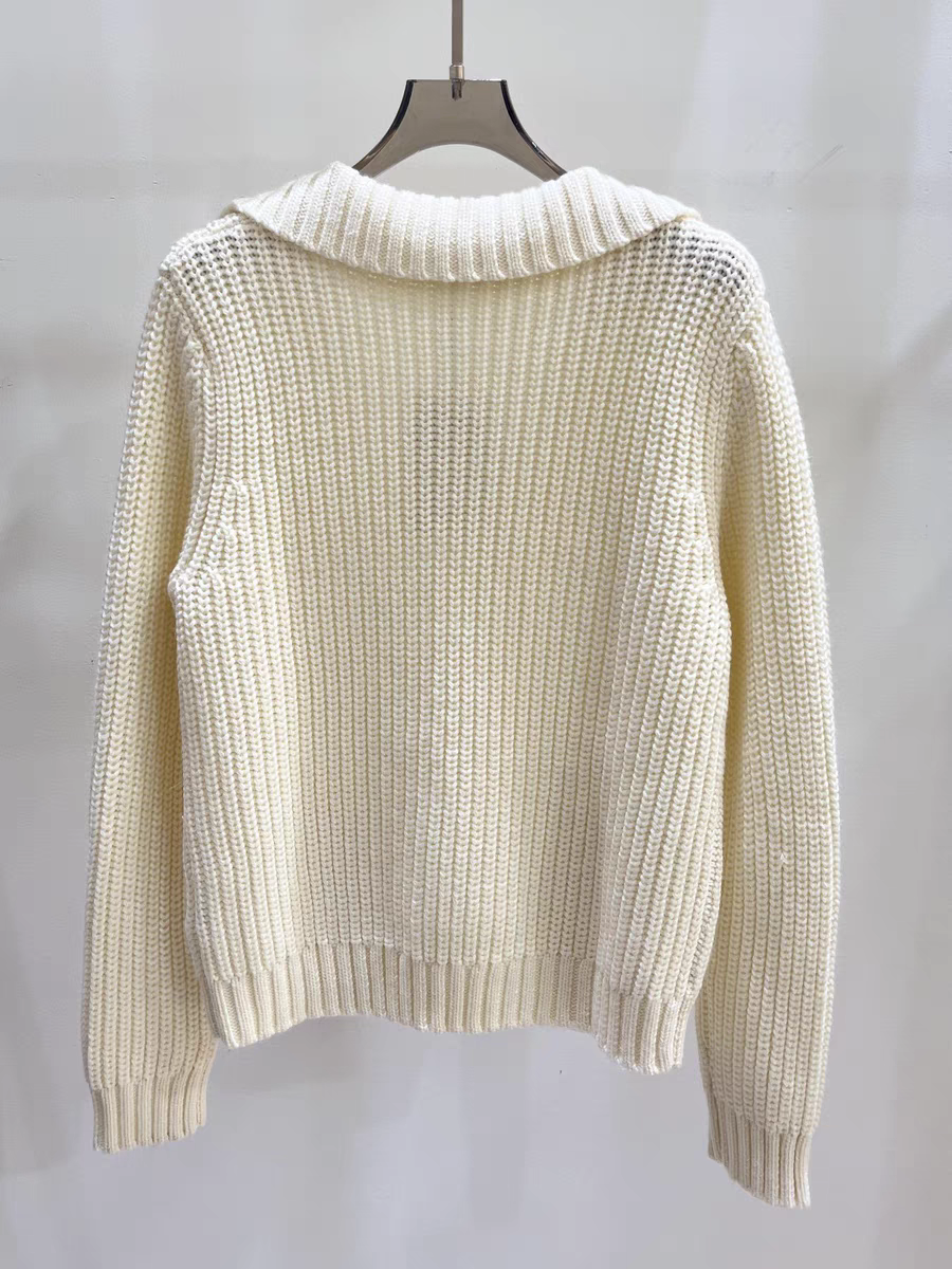 White simple deep V lapel sweater