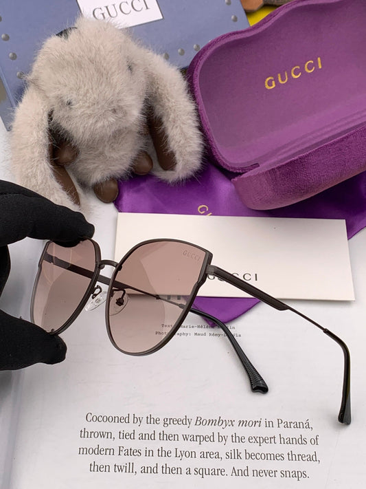 Fashionable luxury sunglasses