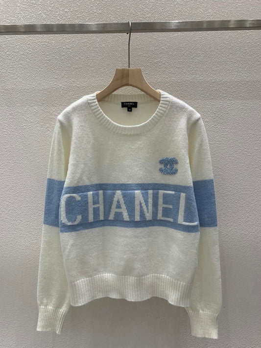 New Round Neck Sweater with Letter Logo