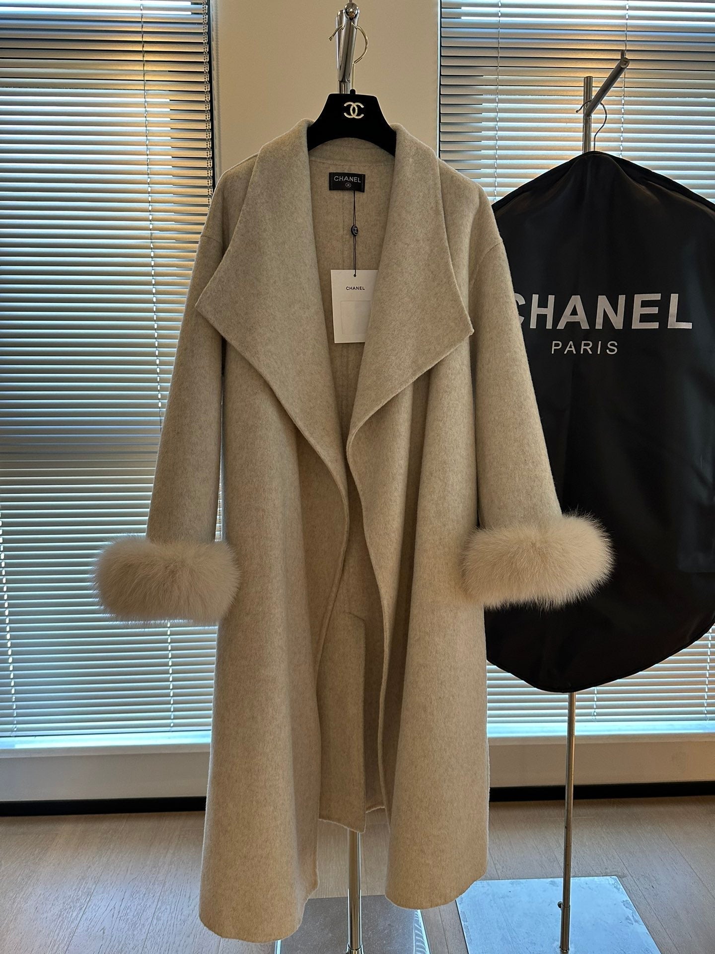 New Cashmere Fox Fur Lapel Coat