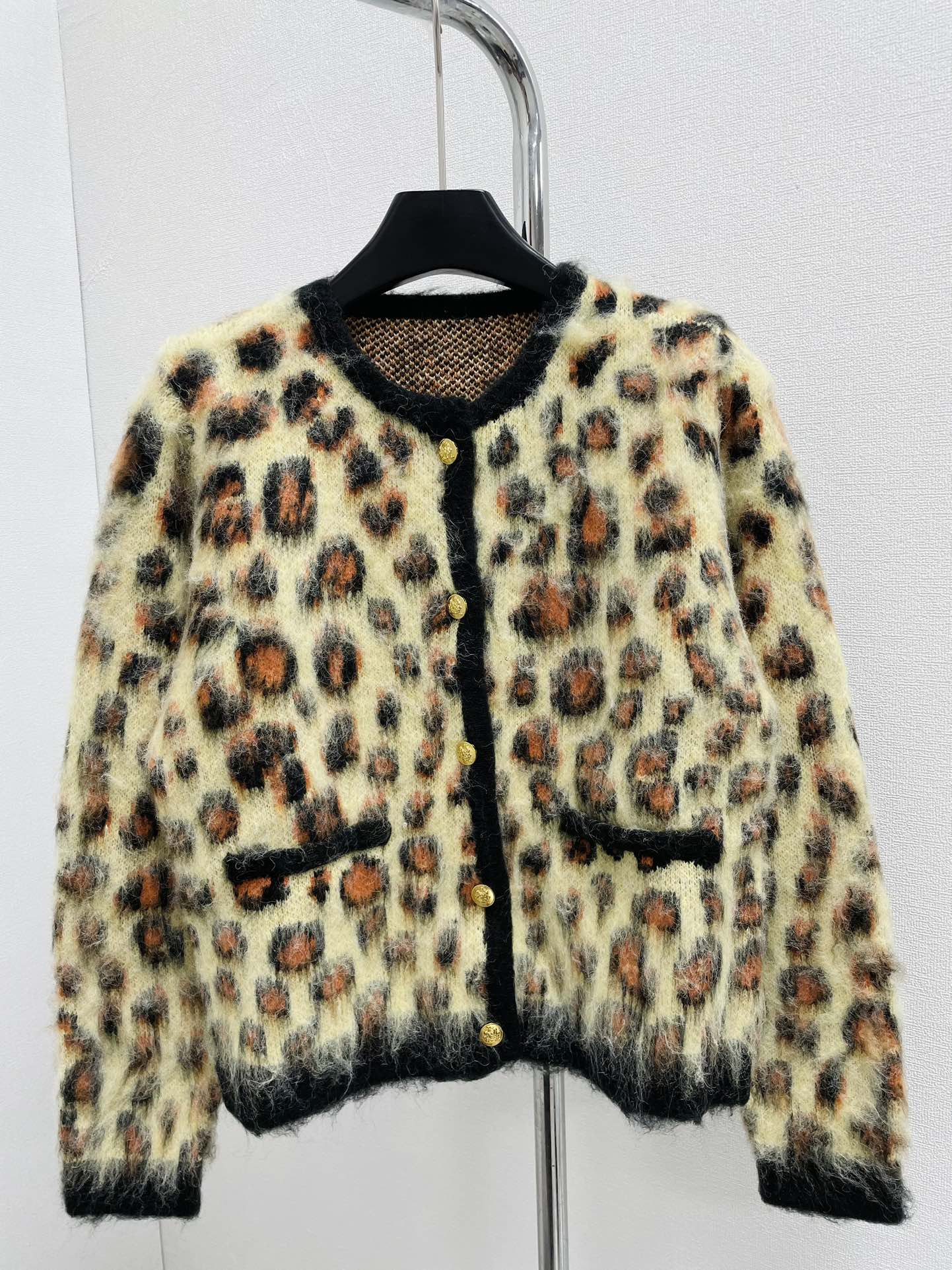 New Leopard Print Round Neck Knit Cardigan