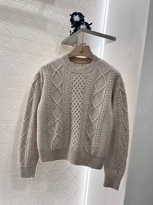 New round neck twisted pullover sweater