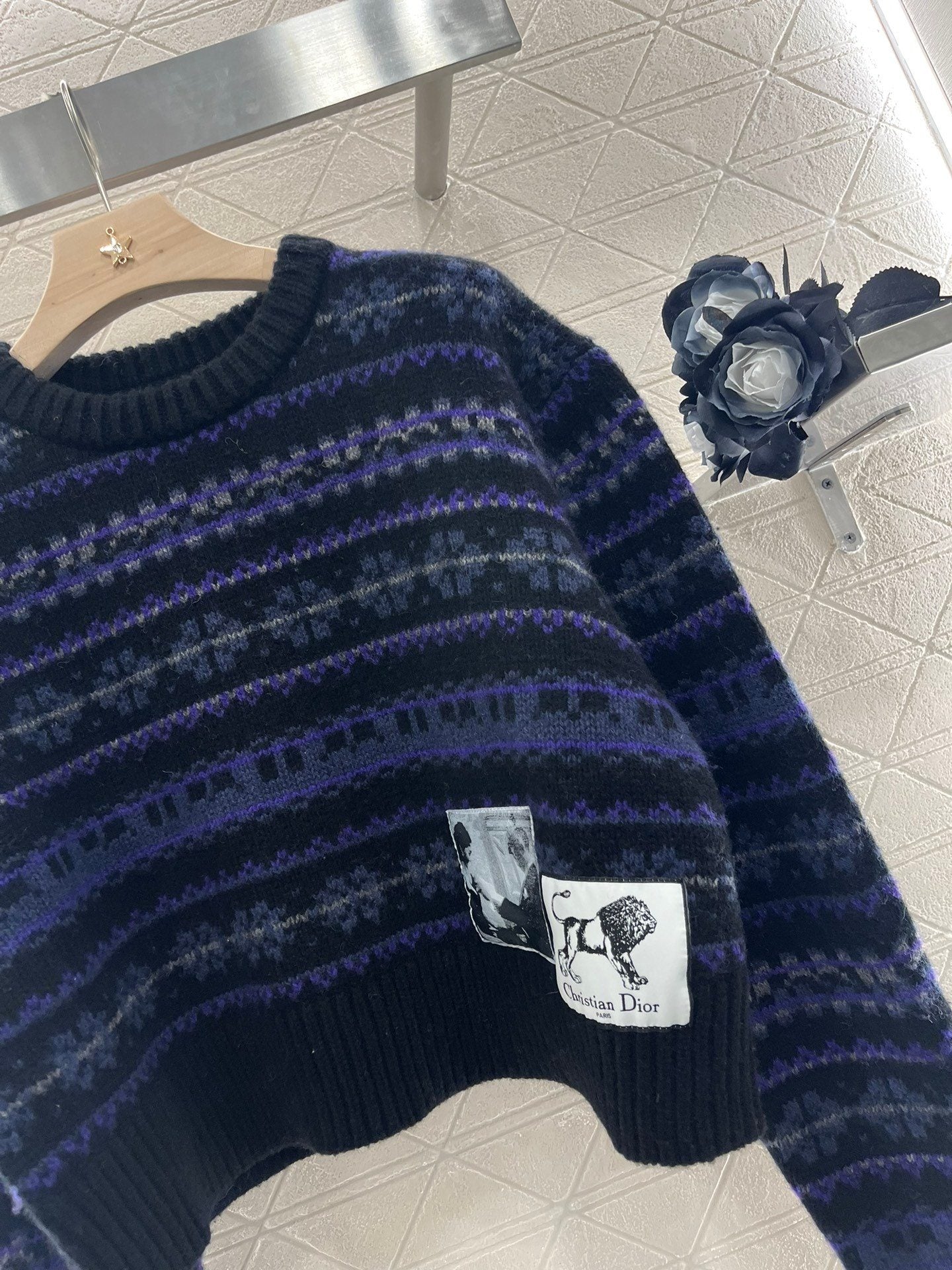 dio25 Early spring striped crew-neck sweater